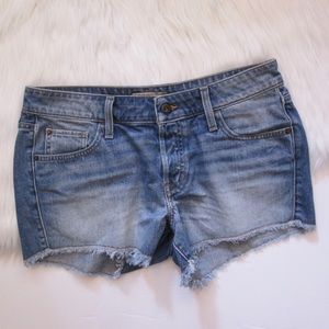 Guess light wash cut off denim shorts frayed hem